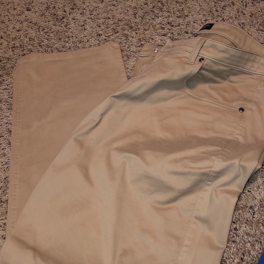 ROUNDTREE AND YORKE TAN PANTS